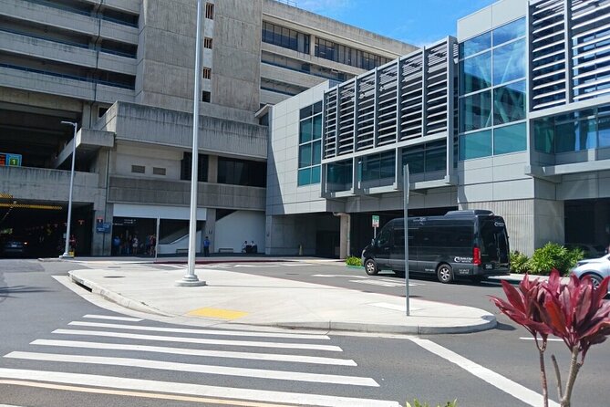 Airport Shuttle - HNL Airport to Waikiki - Who should book this airport shuttle