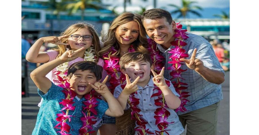 Arrival Lei Greeting --HNL to Waikiki Private Transfer - Meeting your driver near HNL baggage claim
