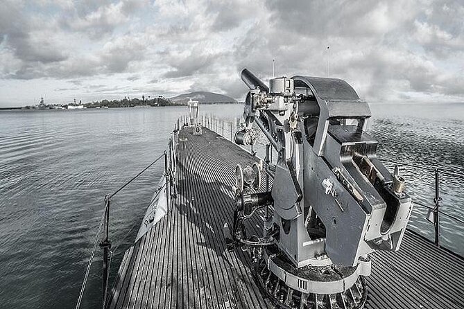 Battleships of World War II Departing from Waikiki Area - Key points at a glance