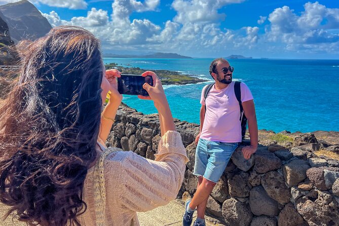 Beautiful Colors of Hawaii Photo Tour - Nuʻuanu Pali brings wind and huge views