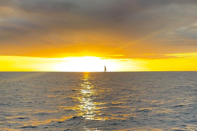 Best Waikiki Sunset Cruise:BYOB Sunset Sail with Swimming - Sunset, fireworks, and the strongest photo opportunities
