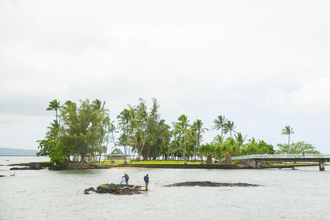Big Island Adventure Bundle: 5 Epic Audio Driving Tours - How the Shaka Guide app works on the road