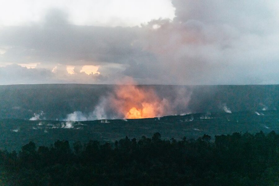 Big Island: Evening Volcano Explorer from Hilo - Seeing the scars left by the 2018 eruption