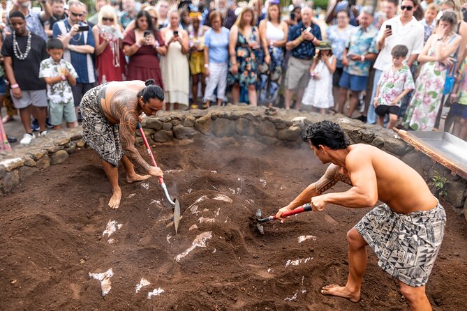 Big Island, Hawaii: Admission to Voyagers of the Pacific Luau - Who will enjoy this evening most?