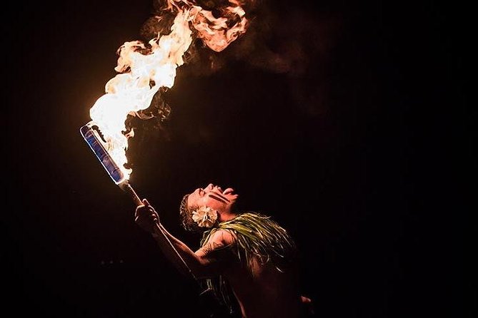 Big Island, Hawaii: Admission to Voyagers of the Pacific Luau - A dinner with more range than the usual luau plate