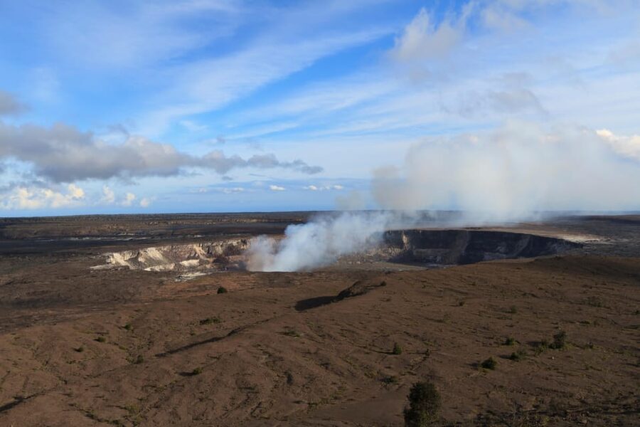 Big Island: Hawaii Volcanoes National Park and Hilo Tour - Lunch at Lava Rock Cafe in Volcano Village
