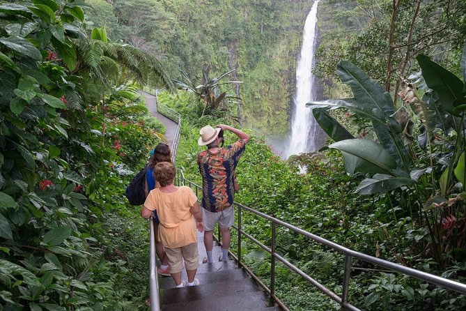 Big Island in a Day: Volcanoes Waterfalls Sightseeing and History - The guide matters more than the vehicle