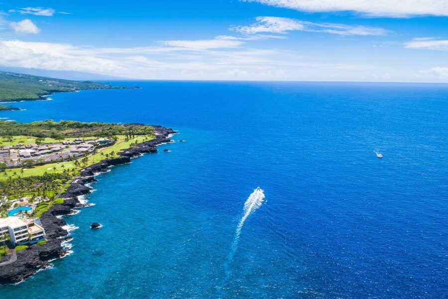 Big Island: Luxury Catamaran Trip along the Kona Coast - What snorkeling is like in the small group