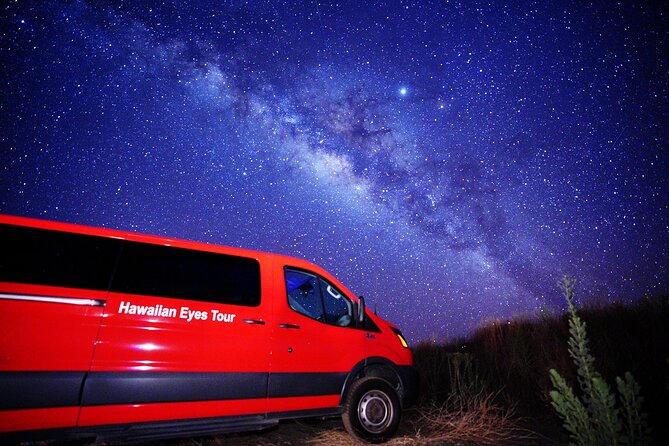 Big Island: Mauna Kea Summit Tour with Free Night Star Photo - Stargazing with a telescope and laser pointer