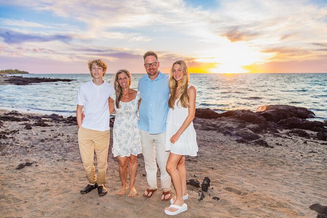Big Island Photographer 45 minute beach portrait sessions - Hannah’s role in making the shoot work