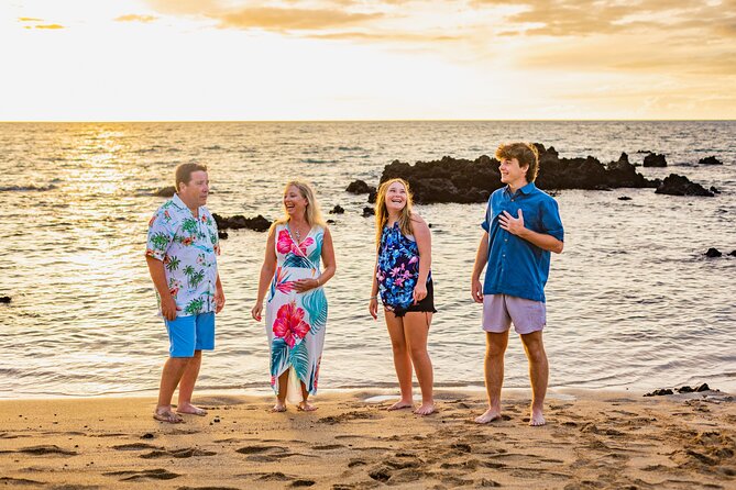 Big Island Photographer 45 minute beach portrait sessions - Choosing 20 images from more than 100 proofs