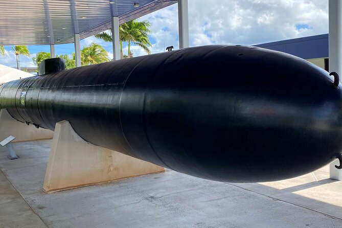 Deluxe Arizona Memorial Bowfin Submarine and Honolulu City Tour - The Honolulu drive from Iolani Palace to Punchbowl
