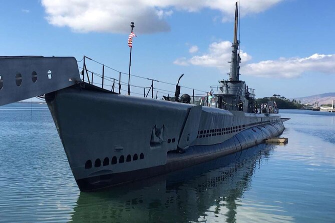 Deluxe Arizona Memorial Bowfin Submarine and Honolulu City Tour - Who should book this Pearl Harbor day