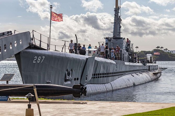 Deluxe Arizona Memorial Bowfin Submarine and Honolulu City Tour - Starting at the Pearl Harbor Visitor Center