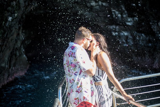Deluxe Na Pali Morning Snorkel Tour on the Lucky Lady - Seasickness is the serious drawback