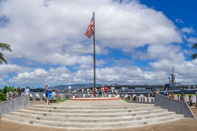 Deluxe Pearl Harbor USS Arizona Memorial and Honolulu City Tour - What to eat and drink during the five hours
