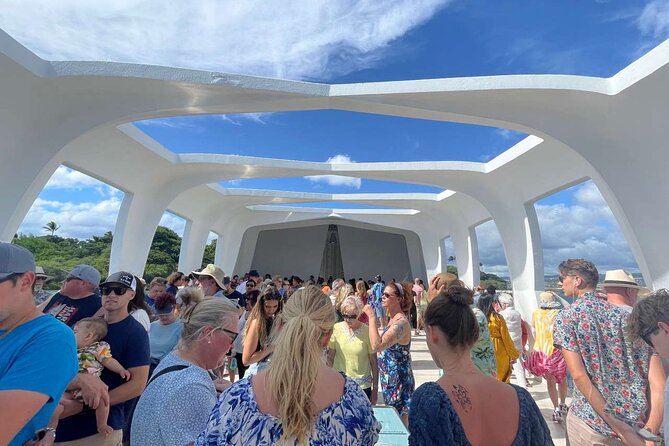 Deluxe Pearl Harbor USS Arizona Memorial and Honolulu City Tour - The Honolulu drive adds royal history