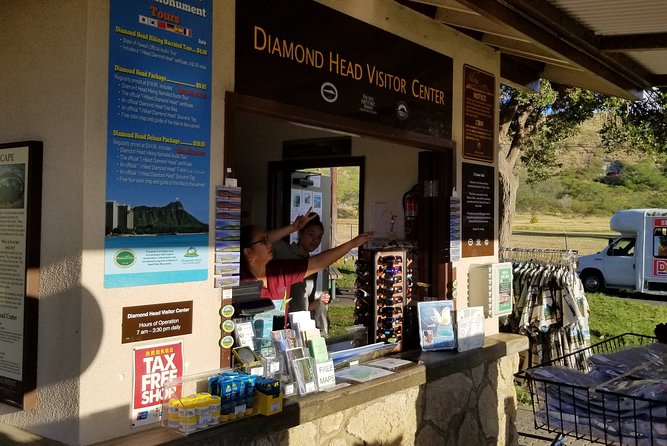 Diamond Head Crater - Starting the 1.6-mile crater trail