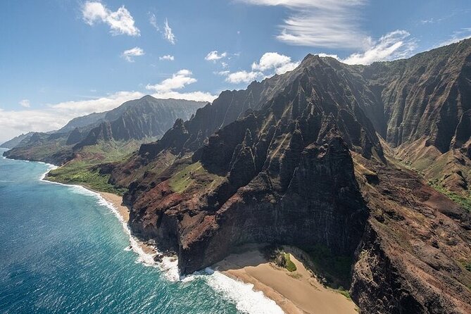 Discover Kauai Helicopter Tour from Princeville - Mount Waiʻaleʻale and the wet heart of Kauai