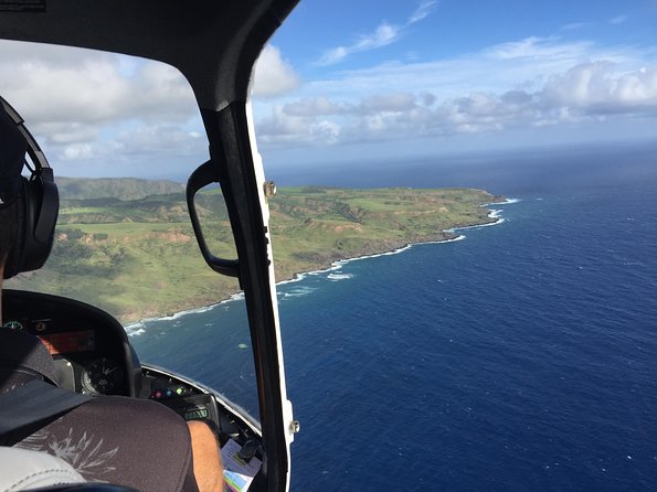 Doors Off West Maui and Molokai 45 minute Helicopter Tour - Wind, clouds, and the safety question