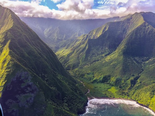 Doors Off West Maui and Molokai 45 minute Helicopter Tour - Who will enjoy this most