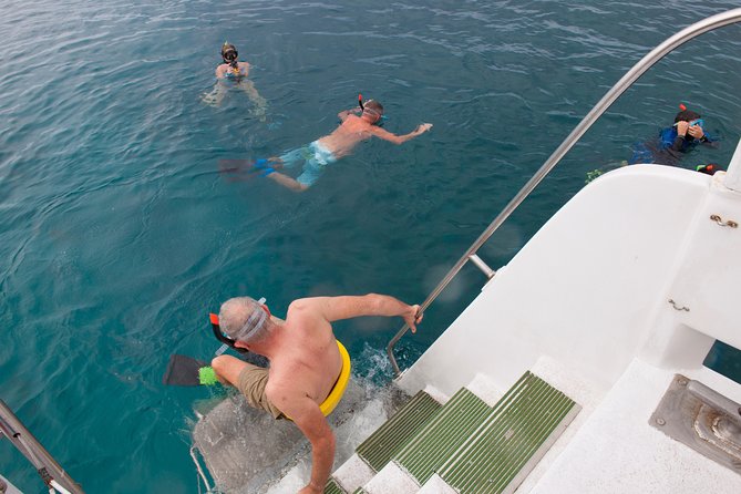 Four Winds Molokini Snorkeling Tour from Maalaea Harbor - Breakfast, lunch, and the onboard bar