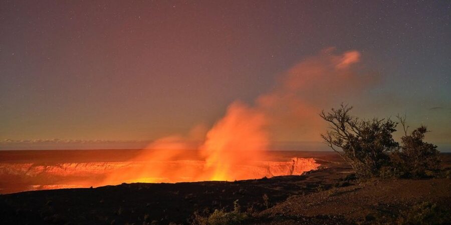 From Kona: Volcano & Waterfall Tour, Small Group - Three hours around Hawaii Volcanoes National Park
