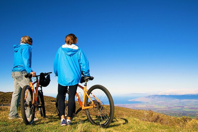 Haleakala Express Self-Guided Bike Tour with Bike Maui - The first switchbacks deliver the excitement