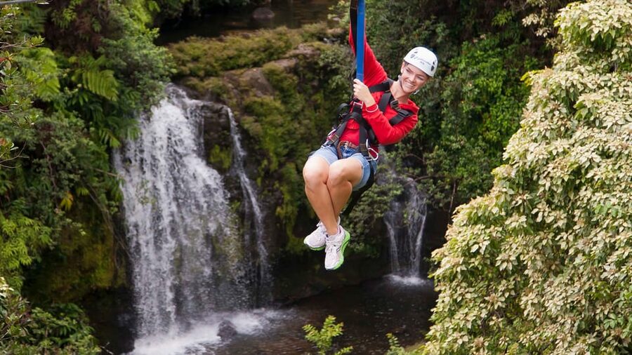 Hawaii: Big Island Hilo Zipline Tour - How demanding is the walk?
