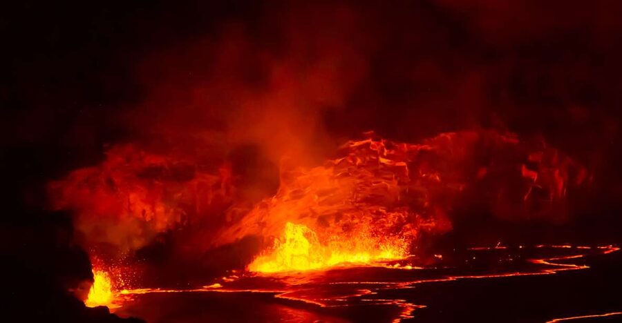 Hawaii: Big Island Volcanoes Day Tour with Dinner and Pickup - A sweet stop at Punaluʻu Bake Shop