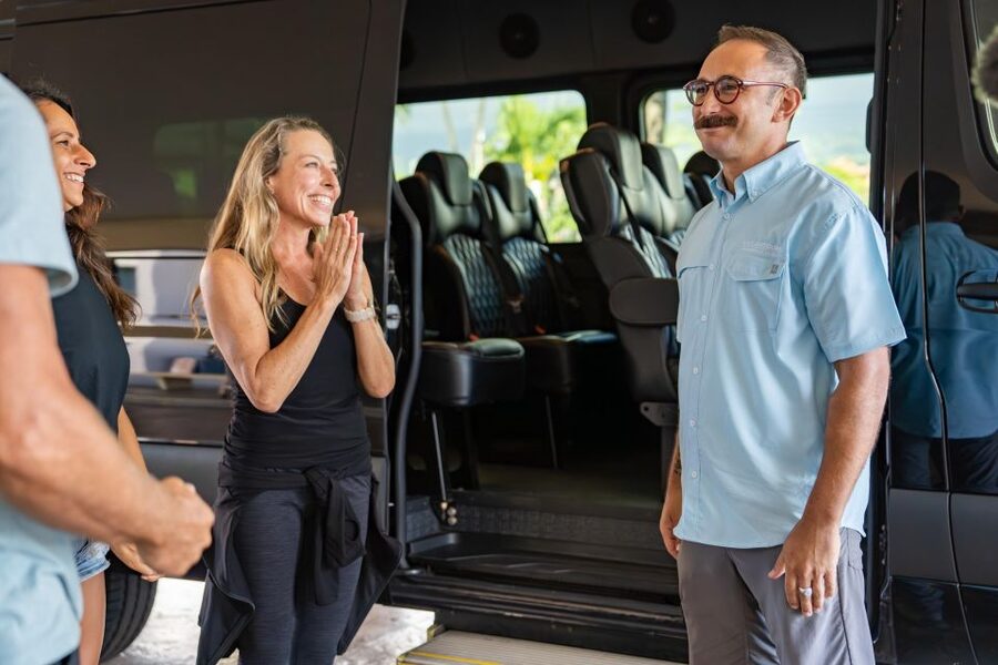 Hawaii: Big Island Volcanoes Day Tour with Dinner and Pickup - Black sand, ocean air, and turtles at Punaluʻu