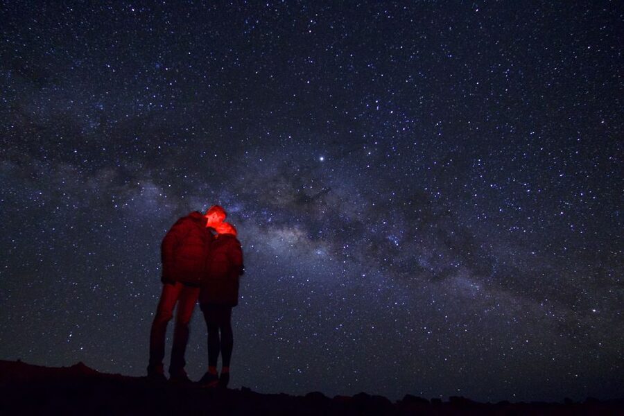 Hawaii’s GOAT Experience: Mauna Kea Summit, Sunset & Stars - Photos, snacks, and the practical value of the $289 price