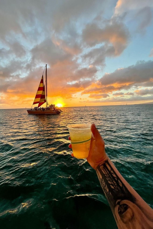 Honolulu: 90 Minute Catamaran Sunset Sail - Key points to know before you book