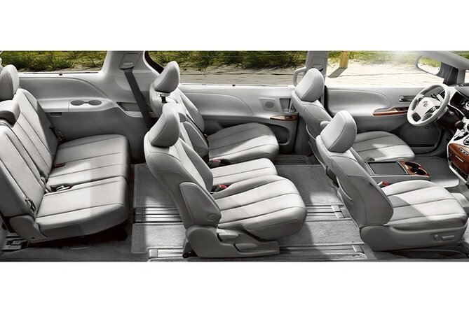 Honolulu Airport & Waikiki Hotels Private Transfer by Minivan (up to 5 people) - Drivers, vehicles, and the human touch