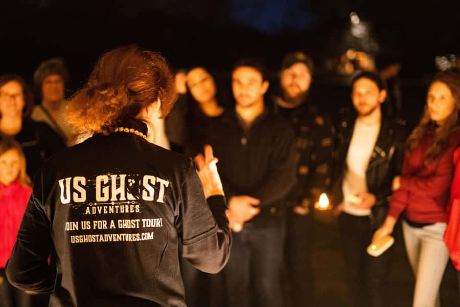Honolulu Haunts: Ghosts and Spirits Walking Tour - The practical walking experience
