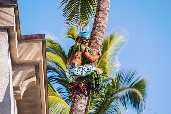 Honolulu: Ka Moana Lūʻau at Aloha Tower – Oceanfront Luau Show - Starting with coconut trees, fire, and hula