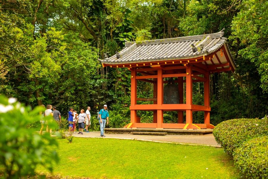 Honolulu: Oahu Island Full-Day Guided Tour by Bus with Lunch - Byodo-In Temple offers a quiet pause