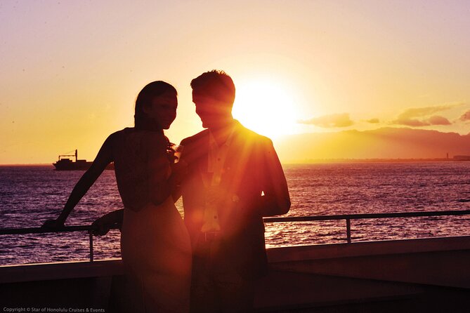 Honolulu: Pacific Star Sunset Dinner Cruise and Show - Booking, weather, and cancellation details