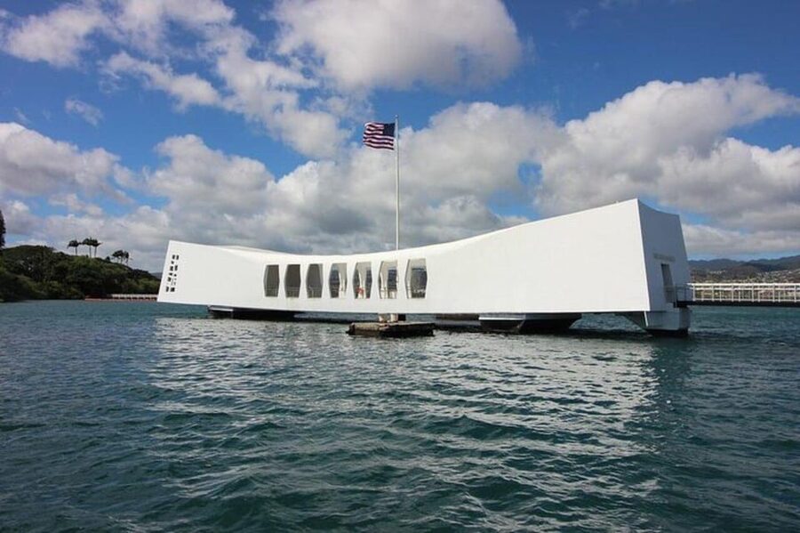 Honolulu: Pearl Harbor USS Arizona Memorial Tour - The guides can shape the day