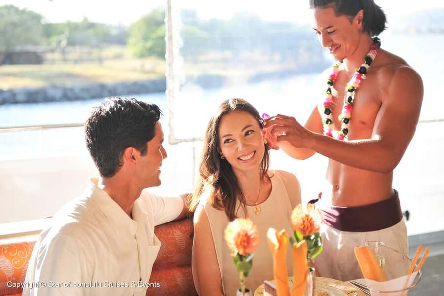 Honolulu: Sunset 5 Course Dinner Cruise with Entertainment - Quick points before you book