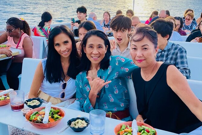 Honolulu Sunset Dinner Cruise with Friday Fireworks Show - Comfort, motion, and the boat itself