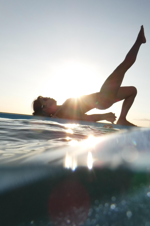 Honolulu: SUP (Standup Paddleboard) Yoga Class - Standing poses and the art of falling well