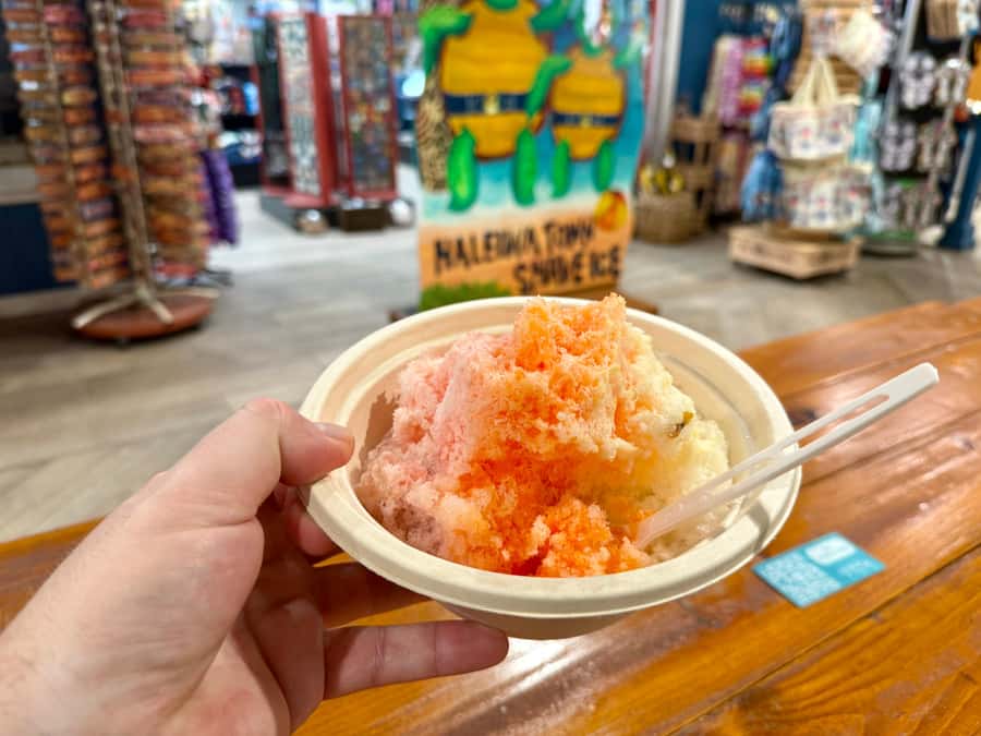 Honolulu: Waikiki Food Tour with Local Guide - Starting With a Malasada Near Kalākaua Avenue