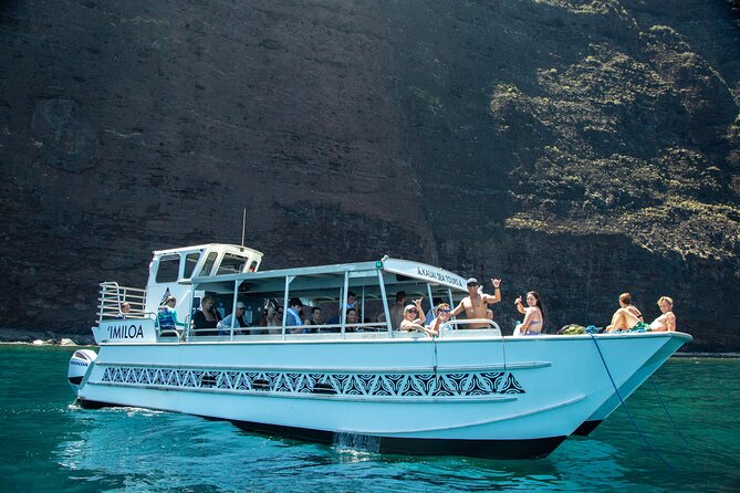 'Imiloa Express Nā Pali Snorkel Tour - Racing north toward the Na Pali Coast