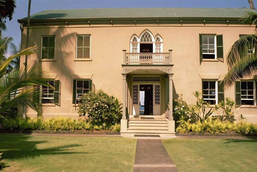 Kailua-Kona: Haunted History Ghost Walking Tour - Kona Inn Shopping Village and supernatural ability