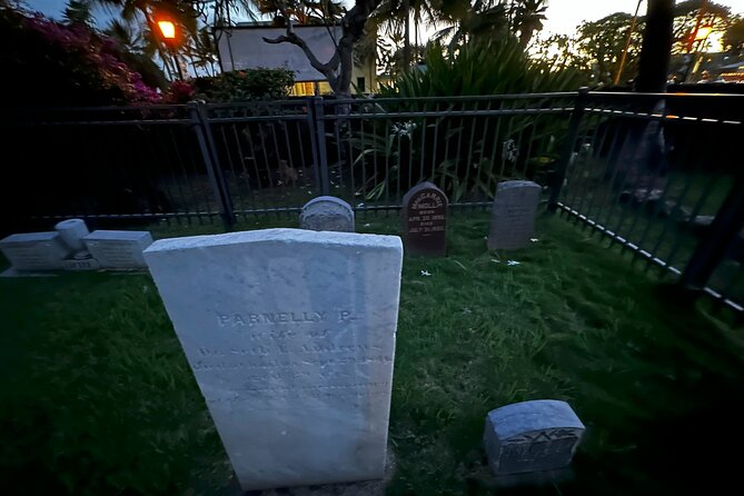Kailua-Kona Haunted History Walking Ghost Tour - Kamakahonu Beach and unexplained objects in the sky