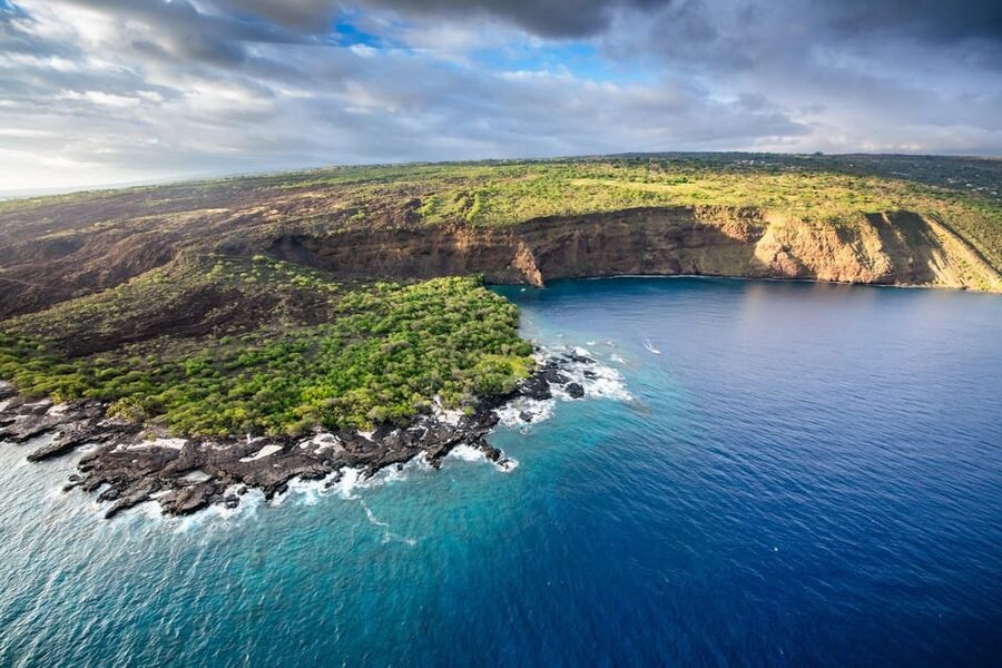 Kailua-Kona: Hualalai Volcano Doors On/Off Helicopter Tour - Magic Sands Beach and the Kona coffee country