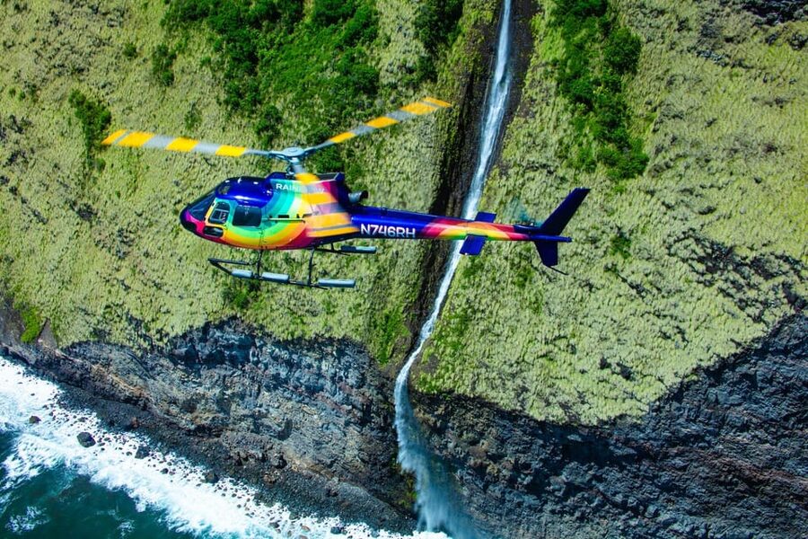 Kailua-Kona: Kohala, Volcanoes and Waterfall Helicopter Tour - Waterfalls and the valleys of Kohala
