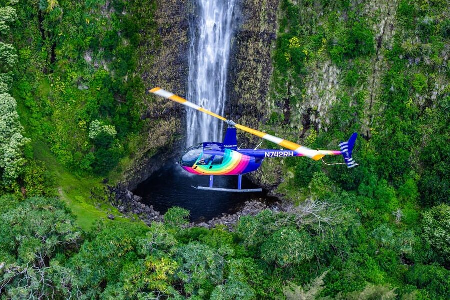Kailua-Kona: Kohala, Volcanoes and Waterfall Helicopter Tour - Doors on or off, and what to wear