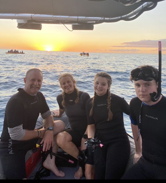 Kailua Kona: Manta Ray Night Snorkel Tour with Guide - Why a smaller boat can make a difference